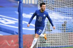 南宫28-包含出色发挥首场状态出色，切尔西观众沸腾！，纳达尔重返赛场热度持续攀升的词条